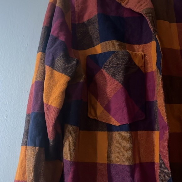 Natural Reflections Button Up Top size Medium - Picture 3 of 6